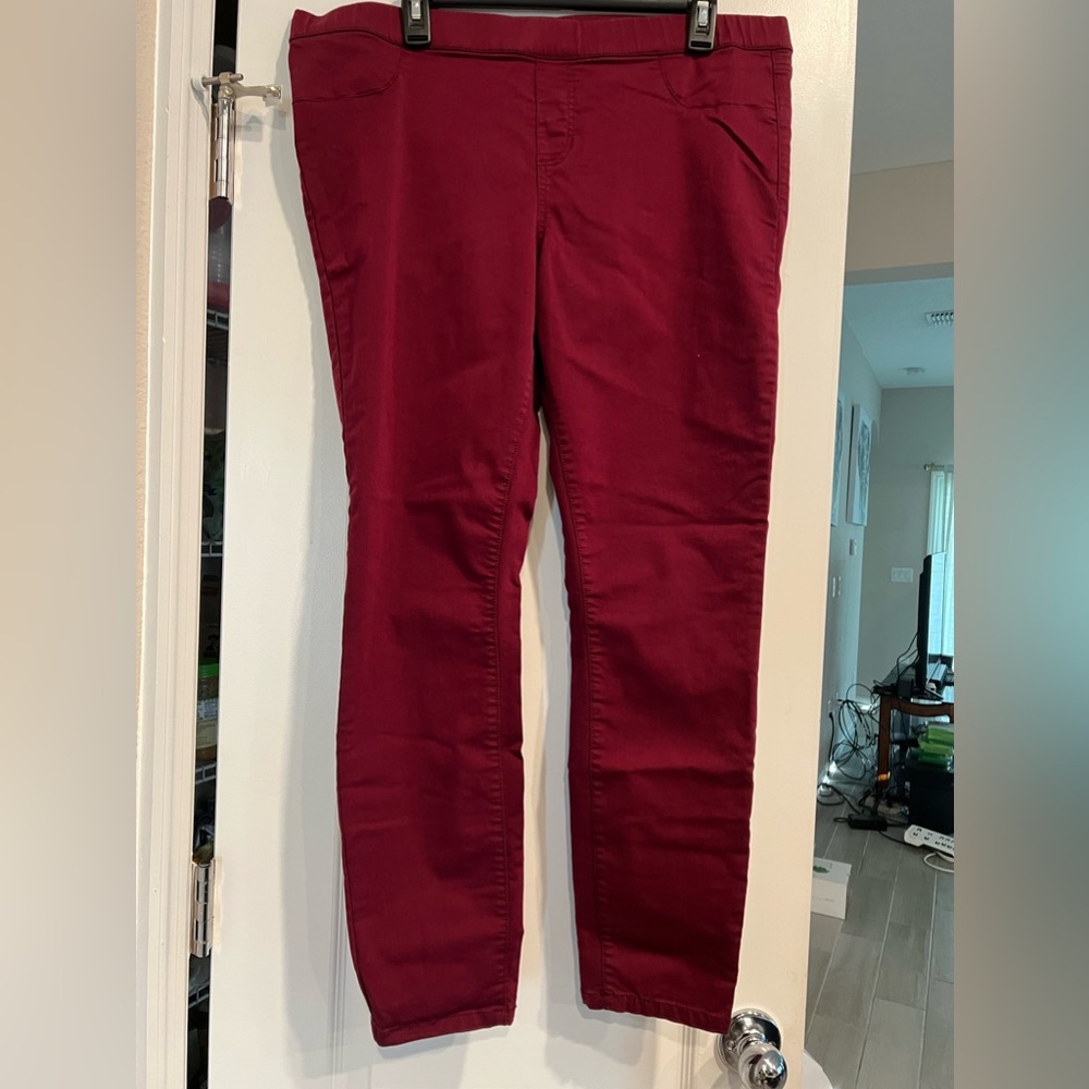 No Boundaries juniors XXL(19) burgundy skinny leg jeggings